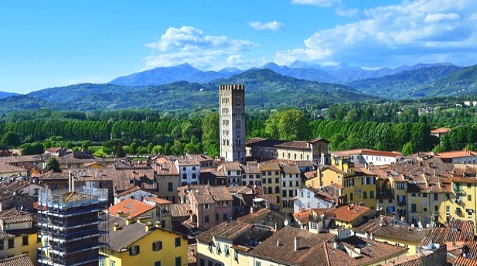 Zobacz Lucca we Włoszech