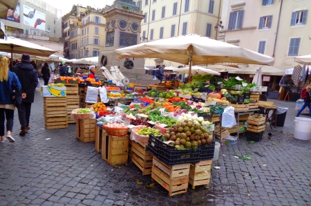 Na rynku Campo de Fiori w Rzymie