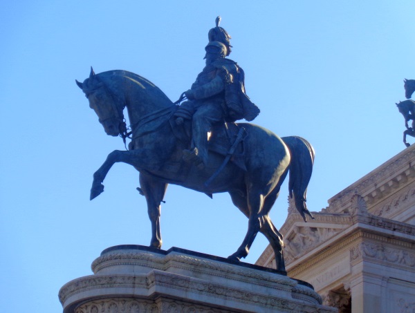 Statuetka jeźdźca z Vittoriano